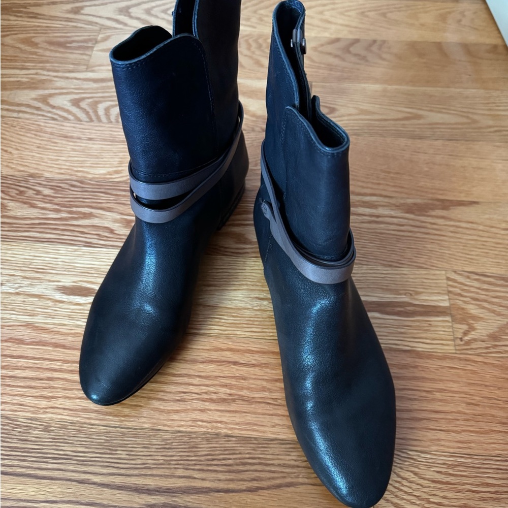 BCBGMaxAzria Black Leather Ankle Boots with Taupe Strap Detail